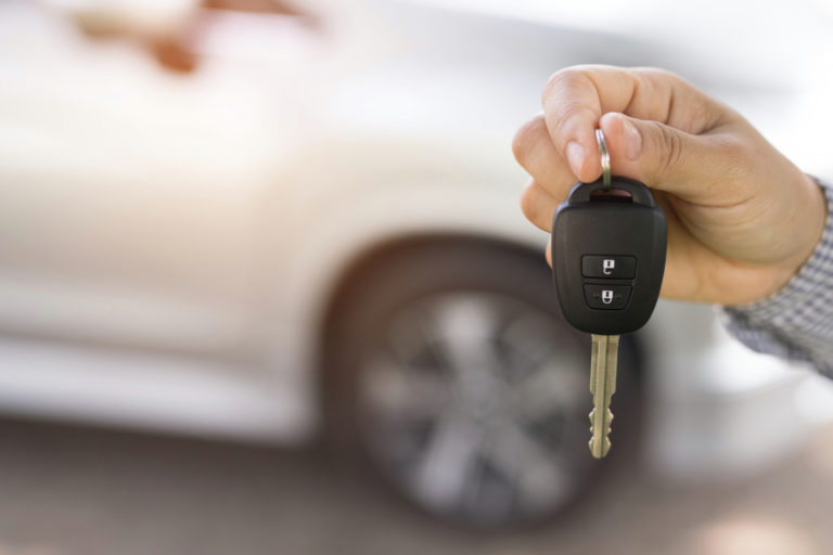 broken swift and trustworthy car key replacement assistance in miami, fl